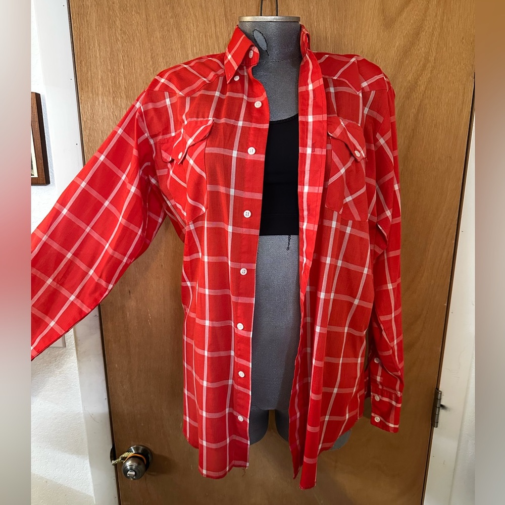 Vintage red plaid men’s button up shirt